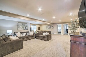 TV, fireplace, DVD player, books