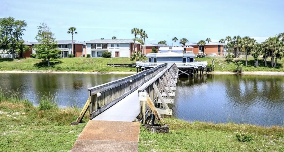 Photo 20 of Modern Condo Lake 1+bed 2 bath 
 Bonus Bunk Rm 3 Pools 1 heated Heart of Destin