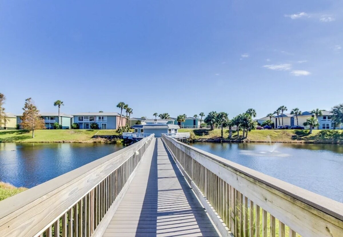 Photo 30 of Modern Condo Lake 1+bed 2 bath 
 Bonus Bunk Rm 3 Pools 1 heated Heart of Destin