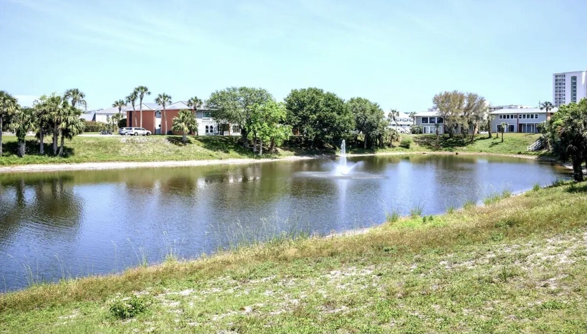 Photo 24 of Modern Condo Lake 1+bed 2 bath 
 Bonus Bunk Rm 3 Pools 1 heated Heart of Destin