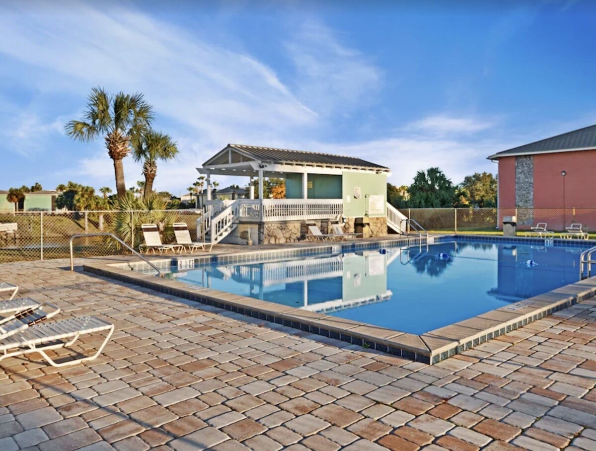 Photo 19 of Modern Condo Lake 1+bed 2 bath 
 Bonus Bunk Rm 3 Pools 1 heated Heart of Destin