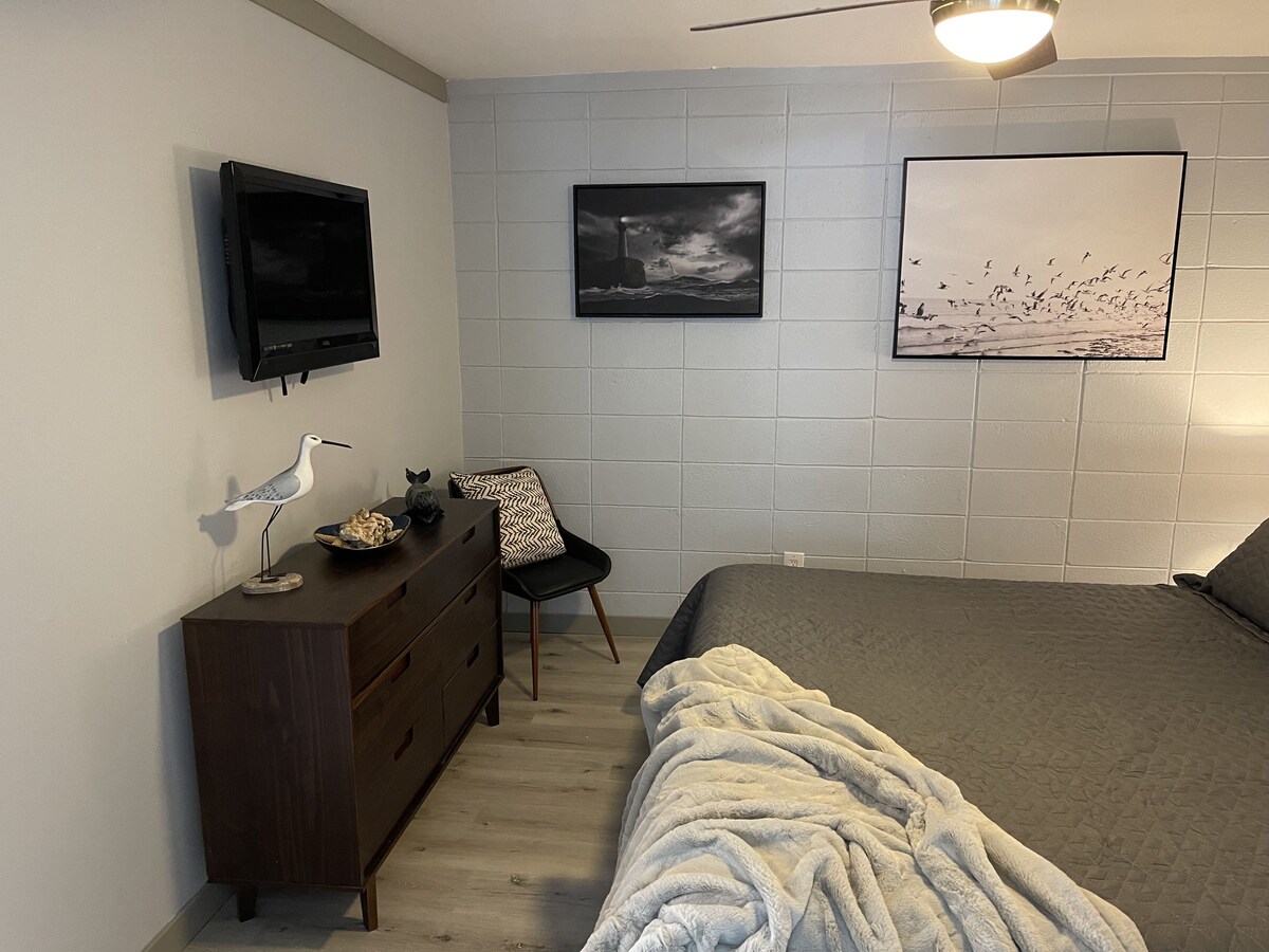 Photo 9 of Modern Condo Lake 1+bed 2 bath 
 Bonus Bunk Rm 3 Pools 1 heated Heart of Destin