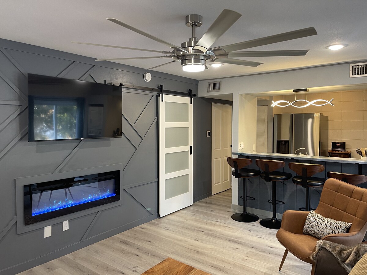 Photo 2 of Modern Condo Lake 1+bed 2 bath 
 Bonus Bunk Rm 3 Pools 1 heated Heart of Destin