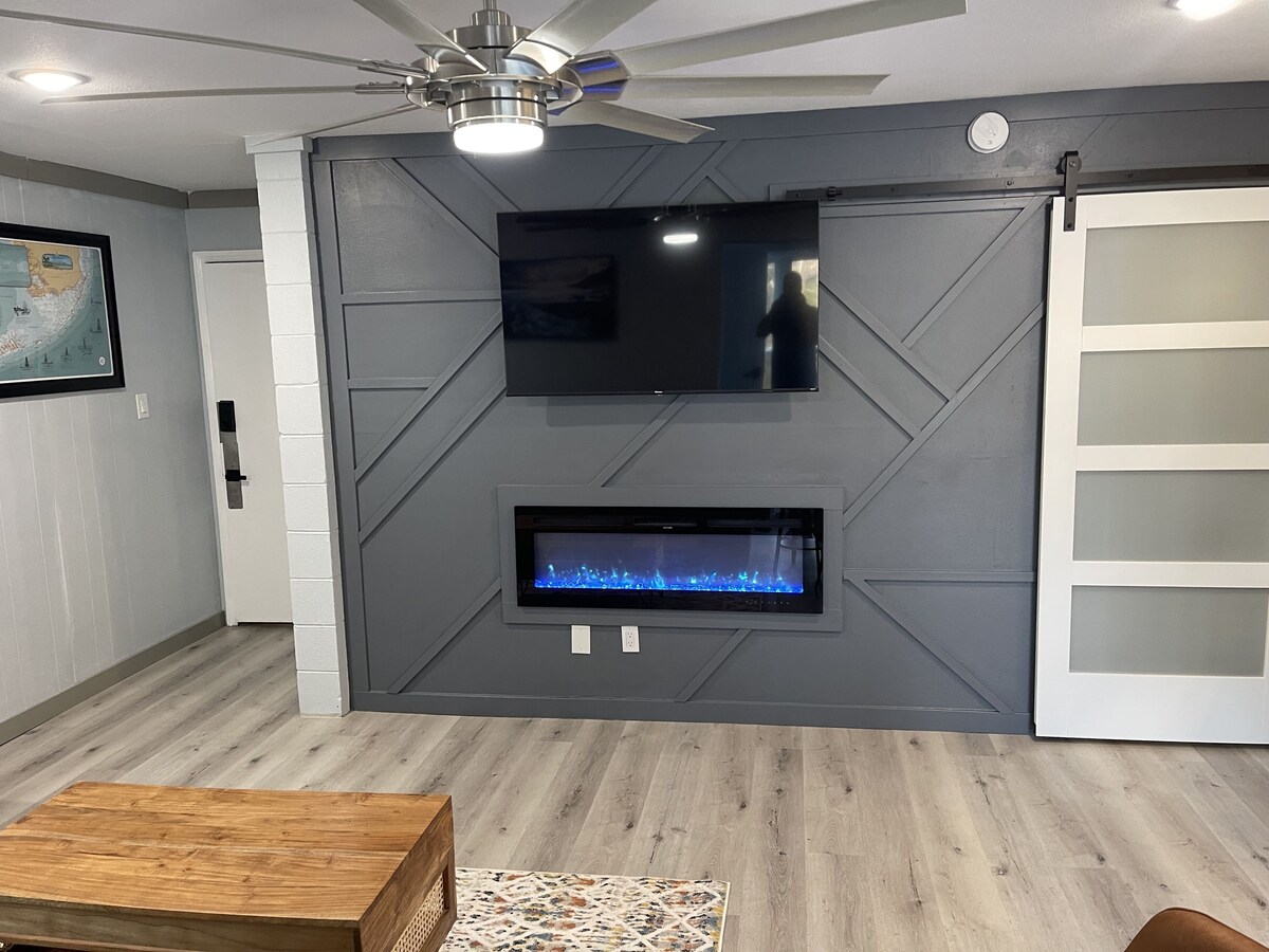 Photo 3 of Modern Condo Lake 1+bed 2 bath 
 Bonus Bunk Rm 3 Pools 1 heated Heart of Destin