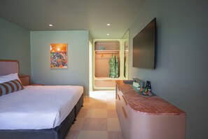 Classic Room | Minibar, individually decorated, individually furnished, blackout drapes - The Monty (Anglesea)