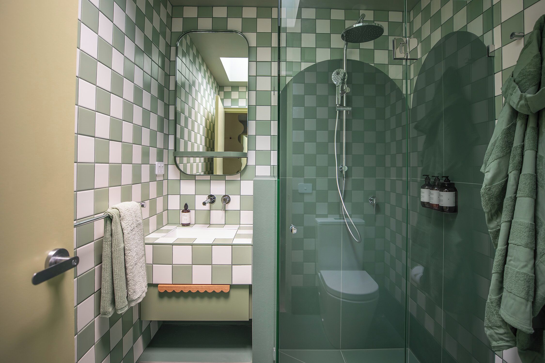 Classic Room | Bathroom