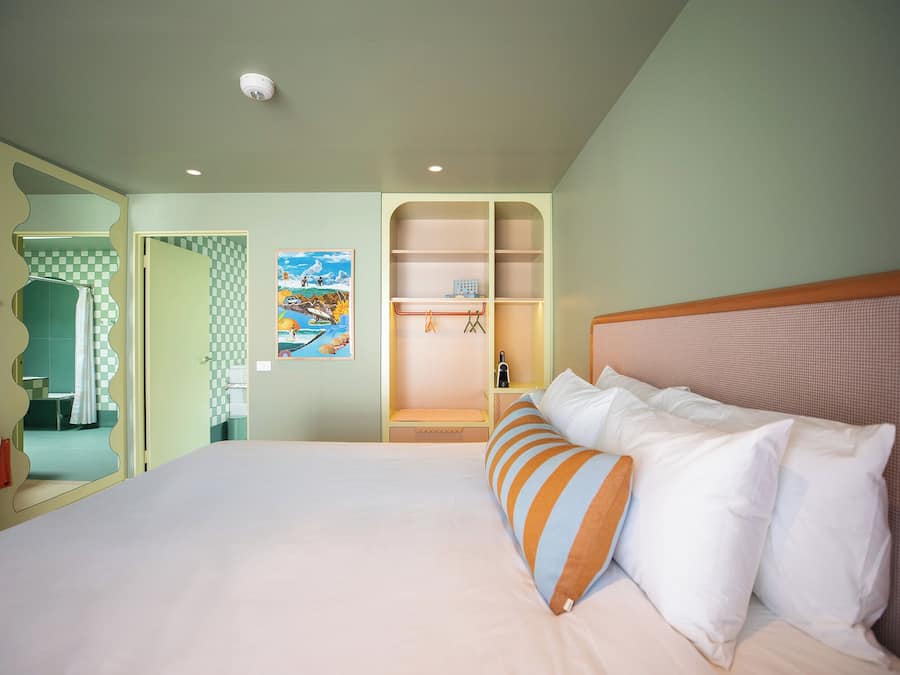 Minibar, individually decorated, individually furnished, blackout drapes