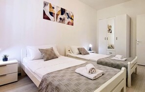 3 bedrooms, free WiFi, bed sheets