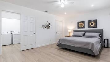 4 bedrooms, WiFi, bed sheets