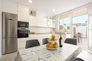 Fridge, microwave, oven, dishwasher