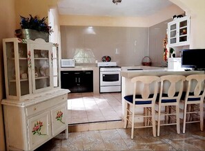 Basic House | Private kitchen