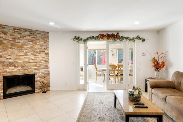 House, Multiple Beds, Pool Access, Pool View | Interior - Paradise Dreams (Palm Desert)