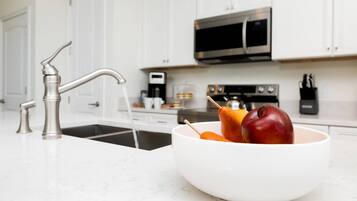 Townhome, Multiple Beds, Patio (No Way Rose) | Private kitchen | Fridge, microwave, oven, stovetop