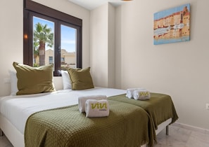 Room - El Sembrador | Pool - terrace - pool table (La Cala de Mijas)