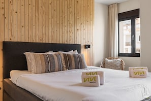 3 bedrooms, in-room safe, iron/ironing board, free WiFi