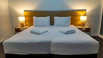 1 bedroom, desk, iron/ironing board, WiFi