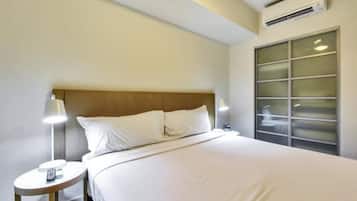 1 habitación, escritorio, tabla de planchar con plancha y wifi