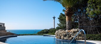 AT033 La Siesta: Villa con A/A, wifi, parking y piscina privada