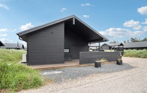 Exterior - Amazing home in Blåvand with kitchen (Blåvand)