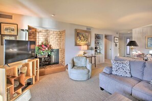 TV, fireplace, DVD player, books