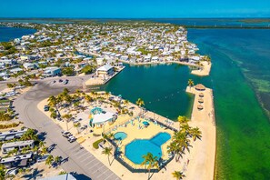 Outdoor pool, a heated pool - Spanish Queen @Venture Out, Cudjoe Key (Cudjoe Key)