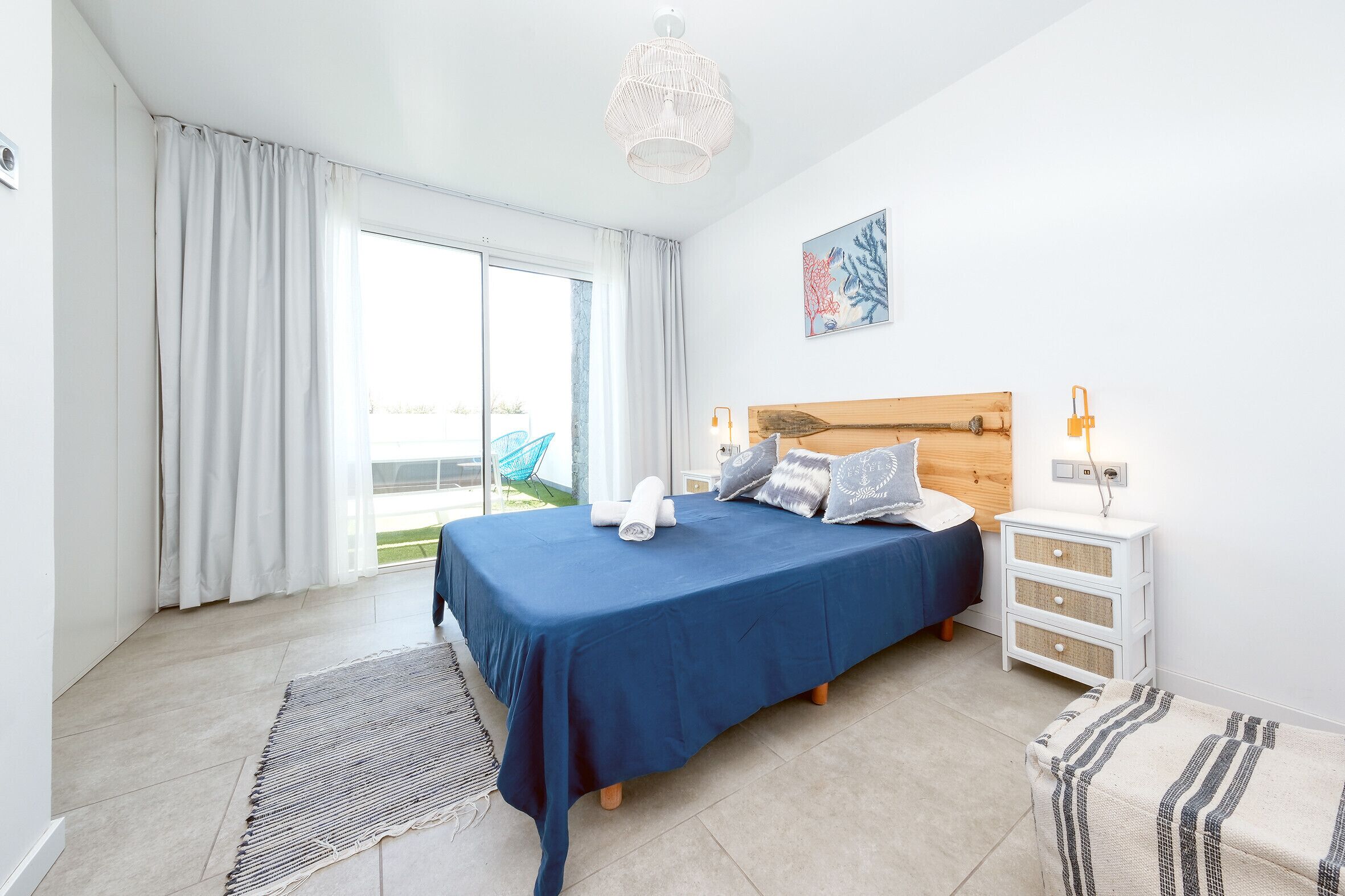 3 slaapkamers, een kluis op de kamer, een bureau