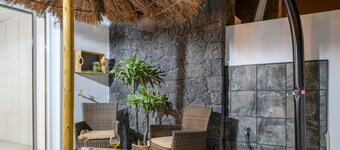 Pachamama House - Near the beach, Air-Con, Fast Wifi and SAT tv
