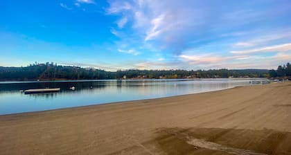 Golf Course Luxury Newly Remodeled Condo!