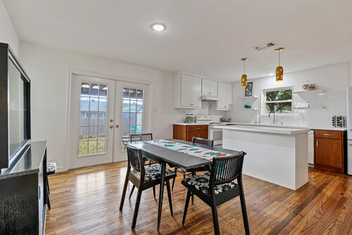 Awesome House & Minutes from Historic Downtown McKinney!!