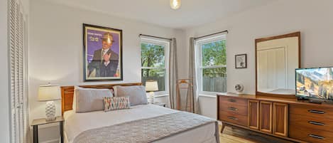 3 bedrooms, iron/ironing board, free WiFi, bed sheets