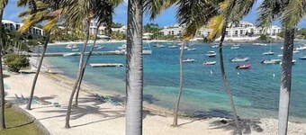 Beachfront-3 Bedroom-Pool-Gym-Walk to Restaurants