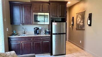 Fridge, microwave, coffee/tea maker, toaster