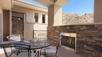 Condo, Multiple Beds, Balcony, Mountain View (Sunset Oasis) | Outdoor dining