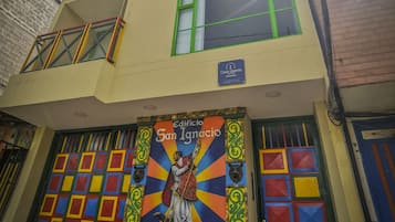Fachada de la propiedad