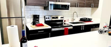 Fridge, microwave, oven, stovetop