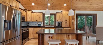 Modern 5BD Cabin, Fire Pit, Fenced Yard, Breezy Point 