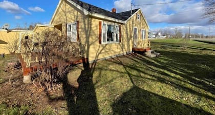 Little Yellow House In The Heart Of The Valley đ