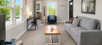 Cozy Private Retreat Near Downtown + Hospital