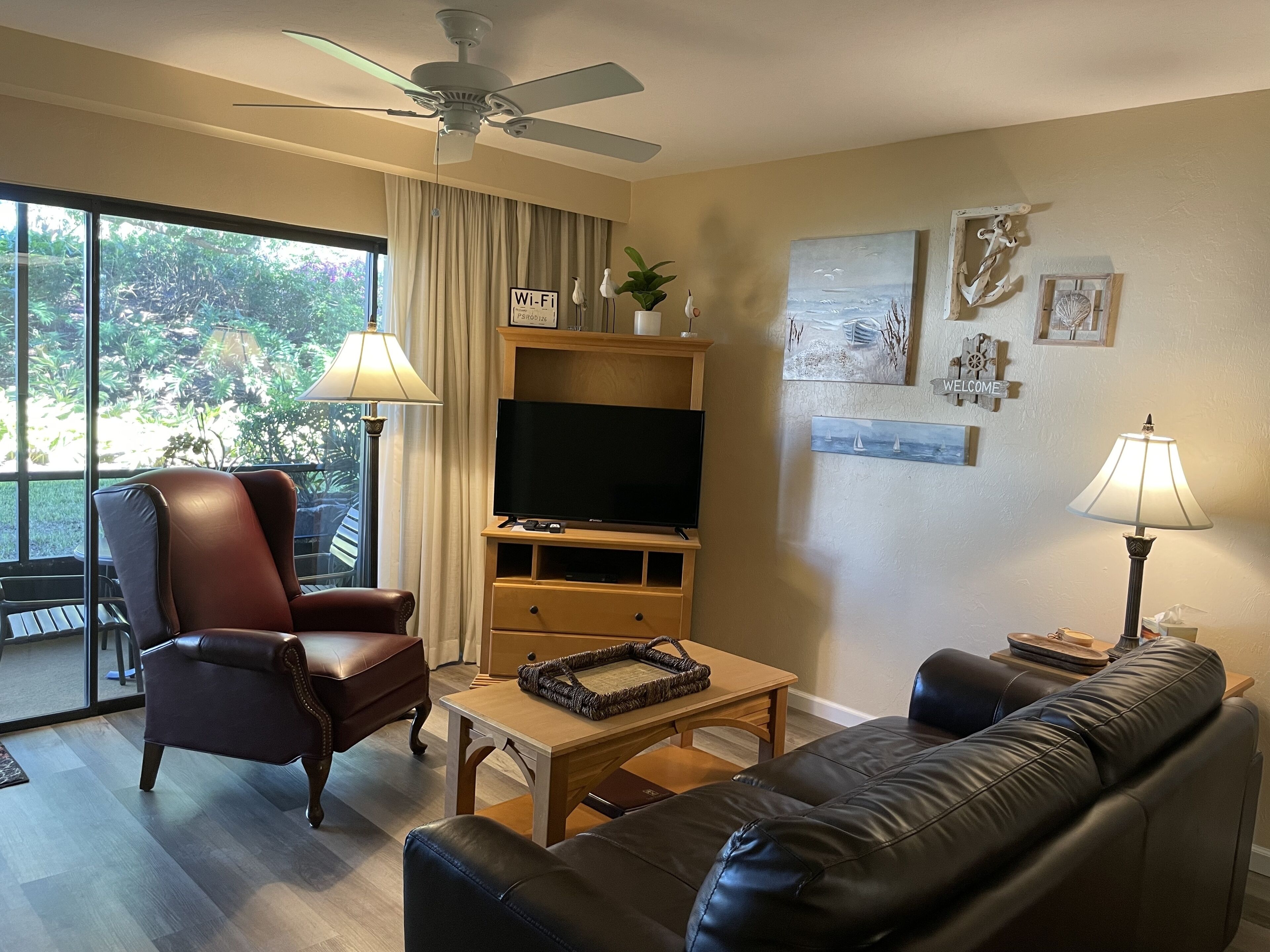 Cozy 2bed/2bath ground floor condo,#126