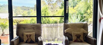 5 min walk to Milton Village,   5 min drive to the beach. 