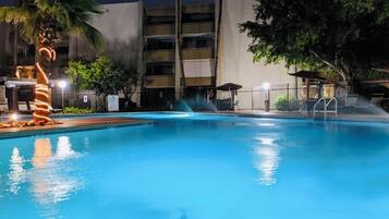 AuĂenpool, beheizter Pool