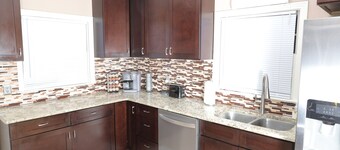 Spacious Mid-Cent Home, Close to FSU/Stadium, FAMU, TCC, Capitol and Hospitals