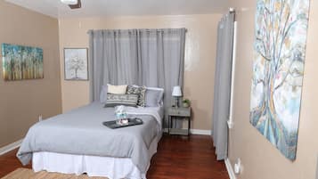 5 Schlafzimmer, Betten mit Memory-Foam-Matratzen, Schreibtisch