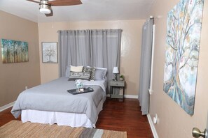 5 chambres, matelas mémoire de forme, bureau, fer et planche à repasser