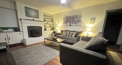 Spacious Pet-Friendly 5BR, Sleeps 12+, Ideal for Families & Extended Stays