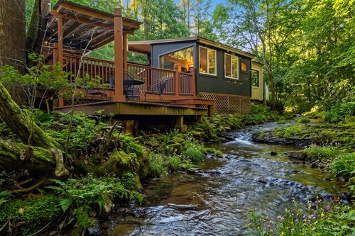 Private Creek ★ Game Room ★ Hot Tub ★ Fire Pit ★ Fiber WiFi