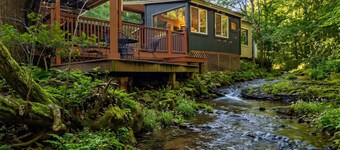 Private Creek ★ Game Room ★ Hot Tub ★ Fire Pit ★ Fiber WiFi