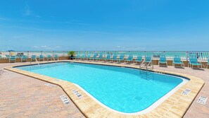 A heated pool - Wake up to our beautiful Gulf views and direct beach access! (Bradenton Beach)