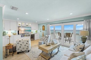 TV - Beautiful Beach and sunset views along side private beach access! Call today to book for holiday vacation! (Bradenton Beach)