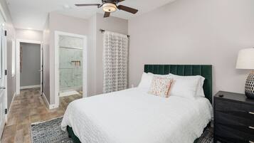 2 habitaciones, tabla de planchar con plancha y cuna de viaje